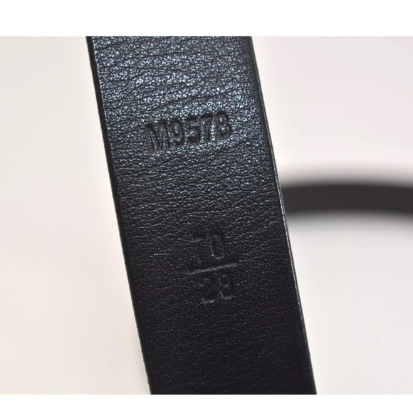 ✨🛍️ Louis Vuitton Initiales 20mm Black Leather Belt with Gold LV - Picture 6 of 8